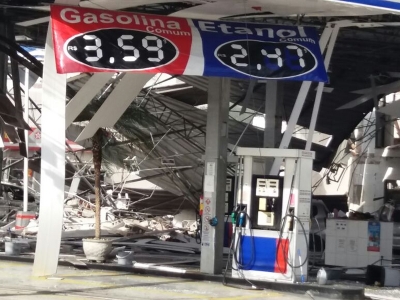 Posto de Gasolina destruído por explosão