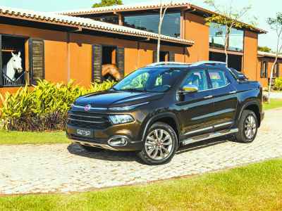 Fiat Toro Ranch 4x4, completo, alia força, robustez, conforto, tecnologia e design arrojado