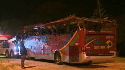 Acidente com ônibus de turismo deixa dez mortos em Campos do Jordão