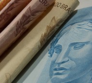 Cédulas de dinheiro. Foto: Marcos Santos/USP Imagens