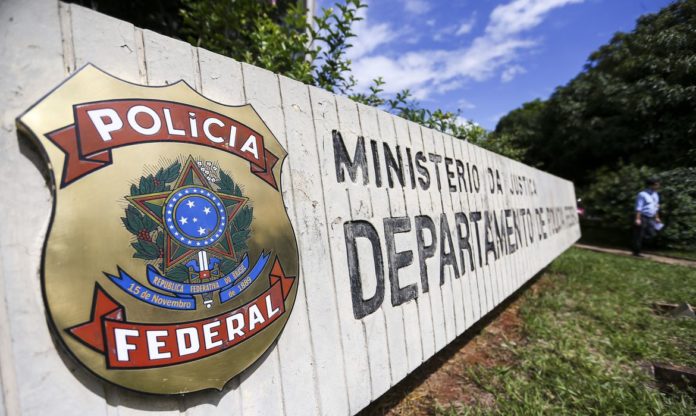 Polícia Federal atuou em 29 mandados de busca e apreensão em dez municípios do estado paulista na última quarta-feira (28)