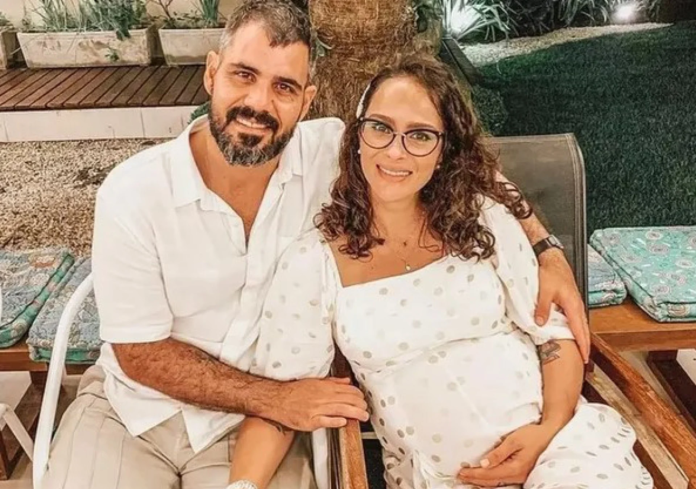 Companheira de Juliano Cazarré, Letícia Cazarré está cuidando da caçula da família, chamada de Maria Guilhermina