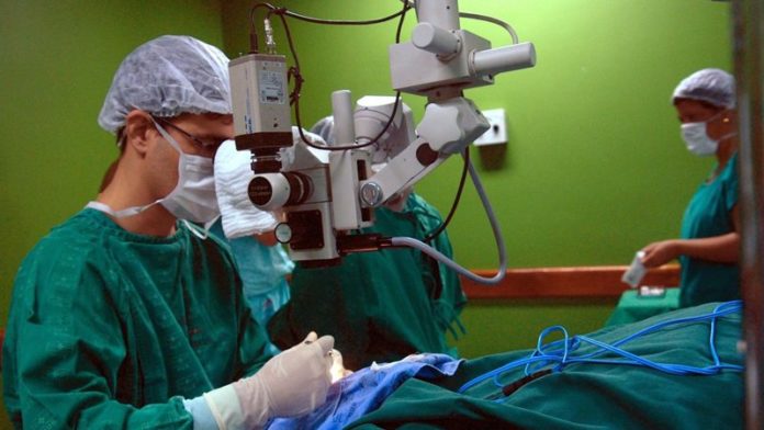 O médico oftalmologista foi condenado pelo TJMG por causa de danos morais