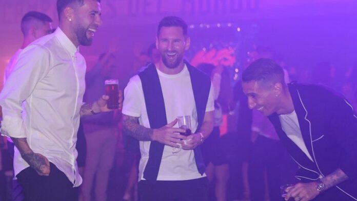 O craque argentino, Messi, recebeu uma homenagem do companheiro de equipe nesta semana