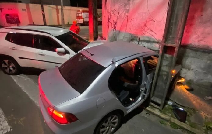 Apesar da batida, a motorista bêbada não teve ferimentos no local