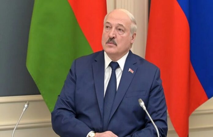 O presidente Lukashenko quer ficar livre de processos criminais