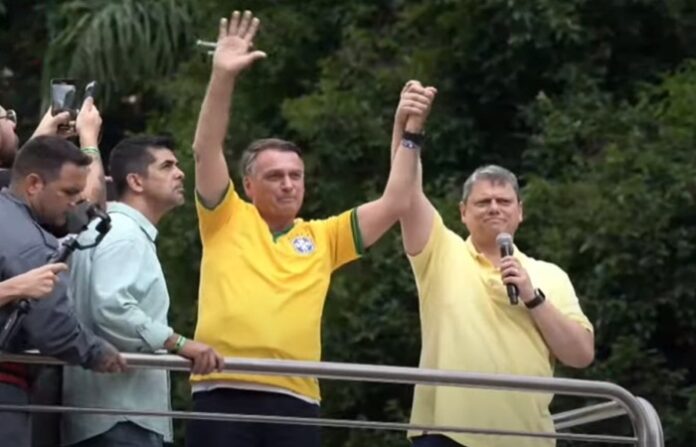 Durante o discurso na avenida Paulista, o governador celebrou a vida do amigo Bolsonaro